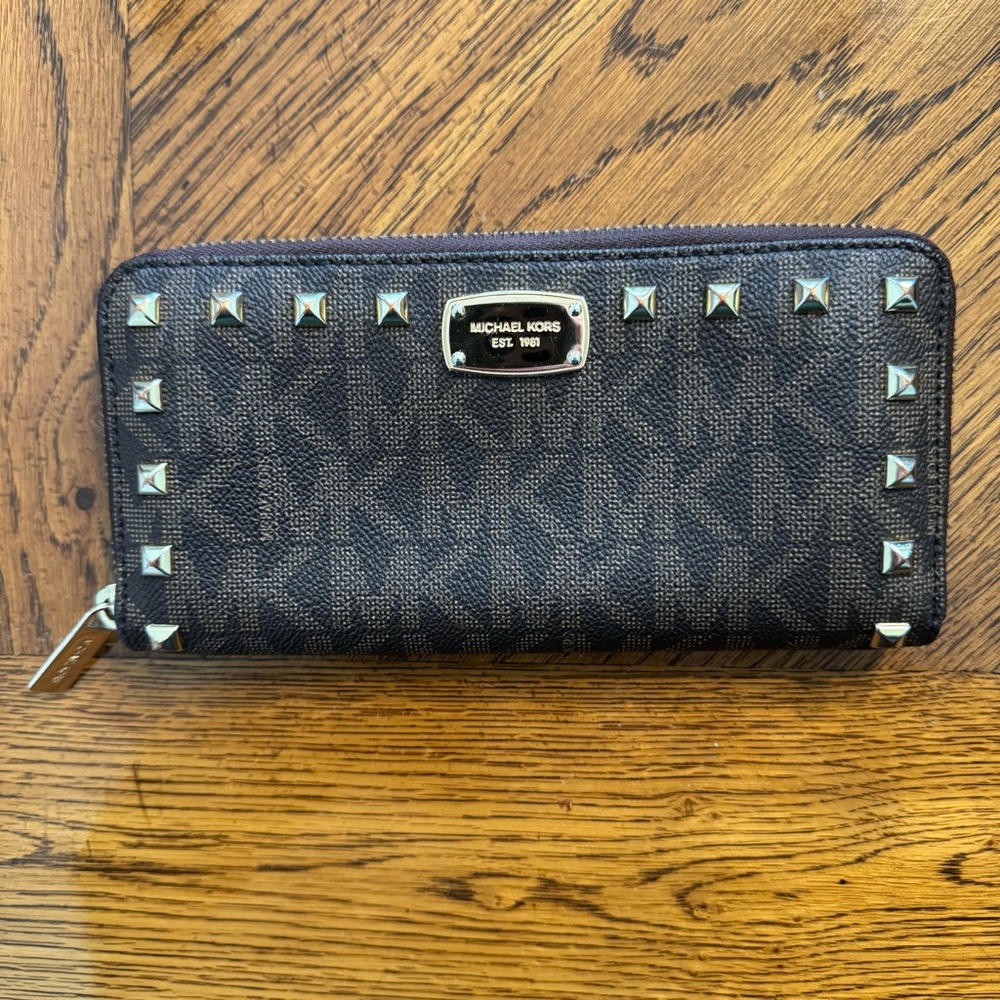 Michael Kors Studded Wallet Jet Set Zip Around Continental Brown MK Signature
